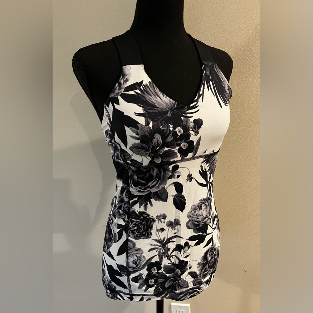 Women’s Lululemon Yoga Top